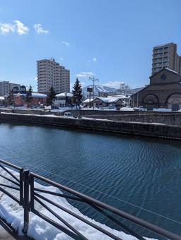 冬の散歩道 冬の散歩道 雪,景色,運河の写真素材