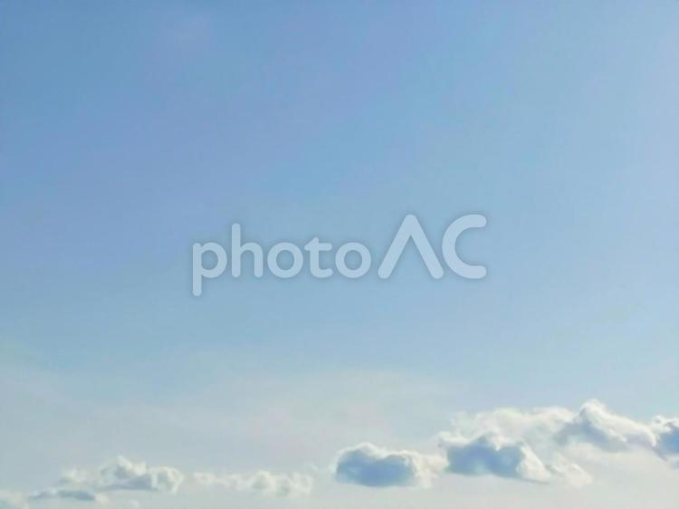 晴れの日の空と雲 空,風景,雲の写真素材