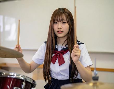 ドラムの練習中 ドラムの練習中の写真