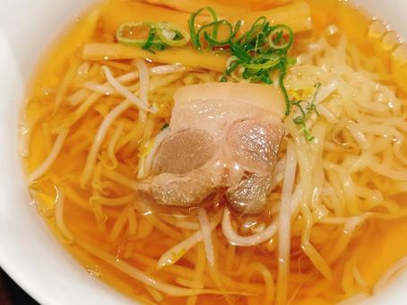 醤油ラーメン 醤油ラーメンの写真