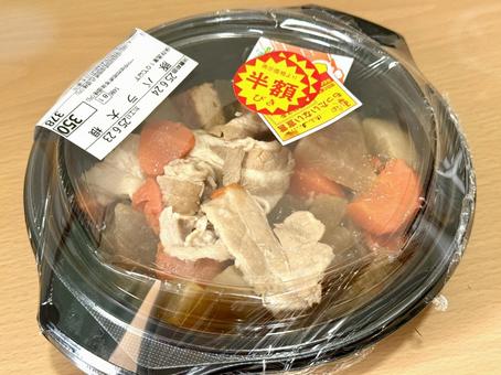 スーパーで買った豚バラ大根 豚汁,鍋,具だくさんの写真素材