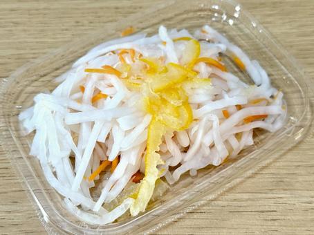 Photo, condiment paste made from yuzu zest and chile peppers, japanese radish, vinegared, 