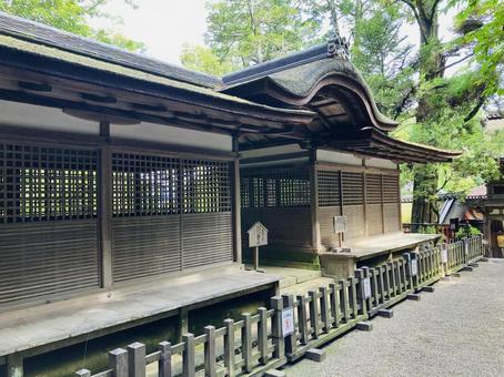 石上神宮 出雲建雄神社 割拝殿 石上神宮 出雲建雄神社 割拝殿 石上神宮,奈良県天理市,十六社の写真素材