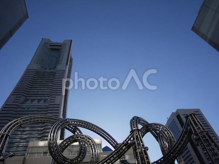 みなとみらいのランドマークタワー みなとみらい,青空,空の写真素材