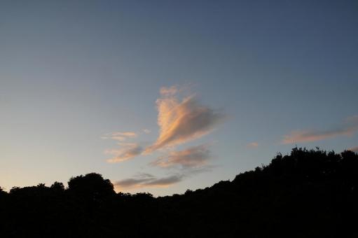 夕暮れ時の空 夕方,空,雲の写真素材