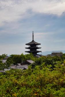 法観寺(八坂の塔)を望む様子 京都 法観寺(八坂の塔)を望む様子 京都 法観寺,八坂の塔,京都の写真素材