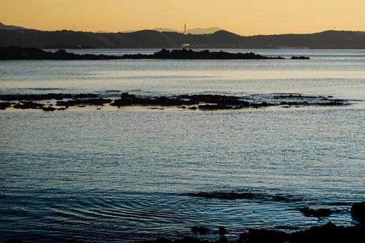<Goto scenery> The sea at Tarōjima beach at dawn, JPG <Goto scenery> The sea at Tarōjima beach at dawn, JPG