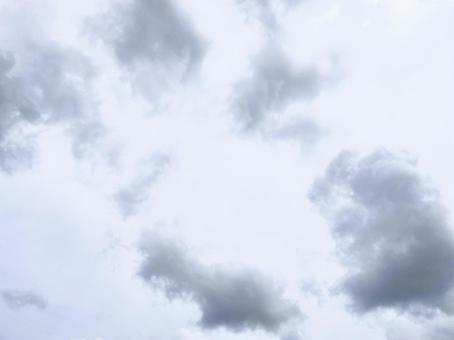 曇り空と雨雲 曇り空と雨雲の写真