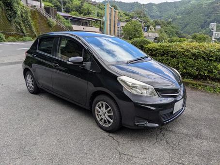 ドライブ中に一休み ドライブ中に一休み ヴィッツ,コンパクトカー,クルマの写真素材
