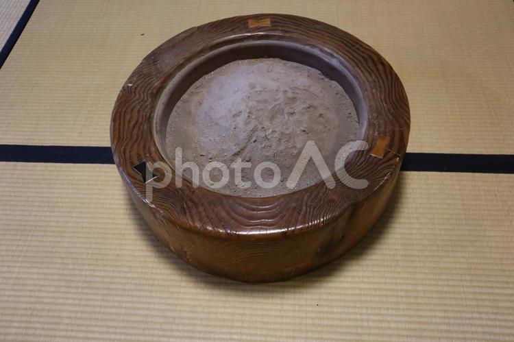 畳の上に火鉢のある和室 畳,上,火鉢の写真素材