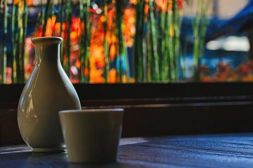 蕎麦つゆの入った徳利と蕎麦猪口 蕎麦つゆの入った徳利と蕎麦猪口 徳利,お猪口,和の写真素材