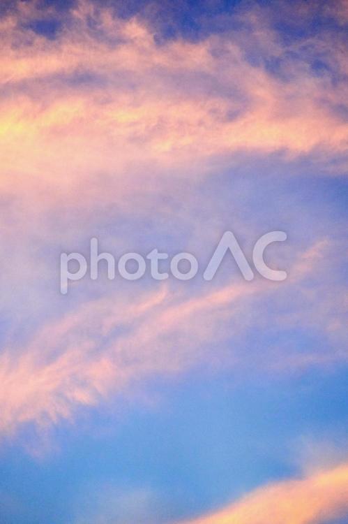 マジックアワーの空模様 マジックアワー,空,雲の写真素材