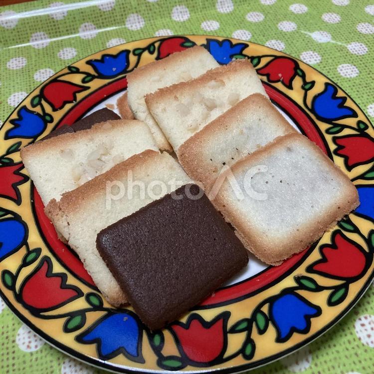 4種類のラングドシャ〜ナッツとチョコ ラングドシャ,焼菓子,スイーツの写真素材