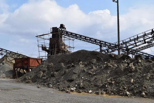 砕石工場 建設資材の生産現場 砕石工場 建設資材の生産現場 砕石工場,採石工場,砕石場の写真素材