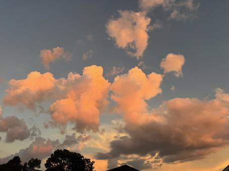 夕焼け雲 夕焼け雲 夕焼け,夕暮れ,空の写真素材