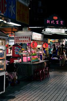 台湾・台北 艋舺夜市(広州街夜市) 台湾・台北 艋舺夜市(広州街夜市)の写真