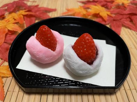 いちご大福 秋ver. いちご大福 秋ver. いちご大福,いちご,イチゴの写真素材