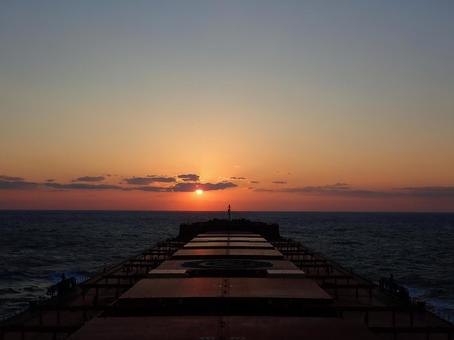 船からの夕日 船からの夕日の写真