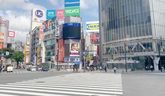 Scramble intersection at Shibuya station Scramble intersection at Shibuya station