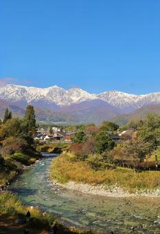 紅葉　大出公園 晴れ,冬山,アウトドアの写真素材