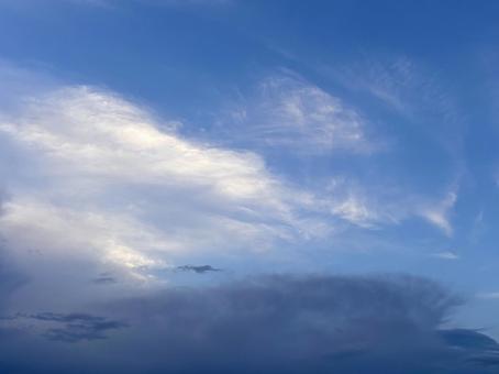 【空の写真】秋空 【空の写真】秋空 秋空,空,雲の写真素材
