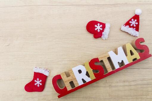 木製クリスマスオブジェとクリスマスの小物 クリスマス,木製,サンタ帽の写真素材