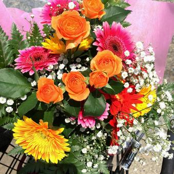色鮮やかな花束 色鮮やかな花束の写真