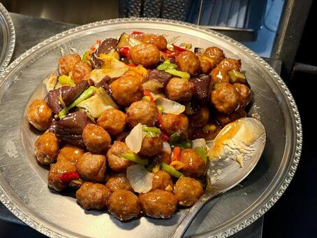 バイキング　酢豚　ナス入り 酢豚,肉団子,玉ねぎの写真素材