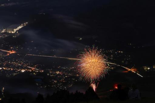 米ノ山、花火と夜景の競演 米ノ山、花火と夜景の競演の写真