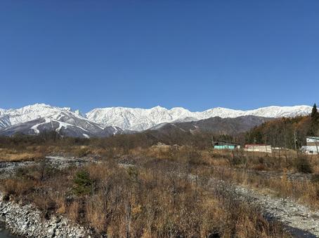 冠雪の北アルプス　長野県白馬村 冠雪,北アルプス,山並みの写真素材