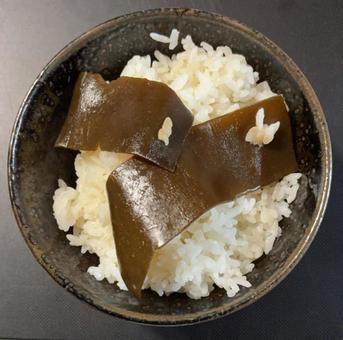 R7.10.13 あきたこまち昆布ご飯 R7.10.13 あきたこまち昆布ご飯 茶碗飯,あきたこまち,七分突きの写真素材