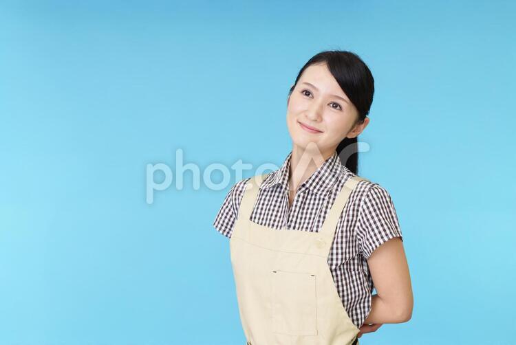 微笑む主婦 女性,女,主婦の写真素材