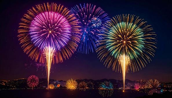 夜空にあがる打ち上げ花火 風物詩 夜空にあがる打ち上げ花火 風物詩の写真