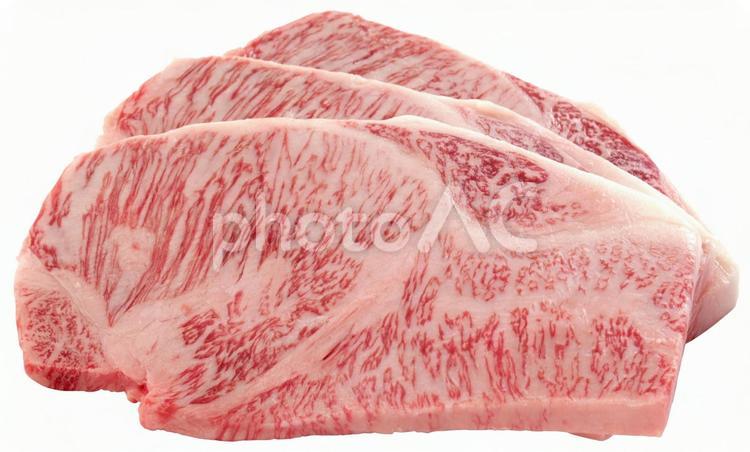 サーロインステーキ肉（切り抜き） 牛肉,サーロイン,ステーキの写真素材