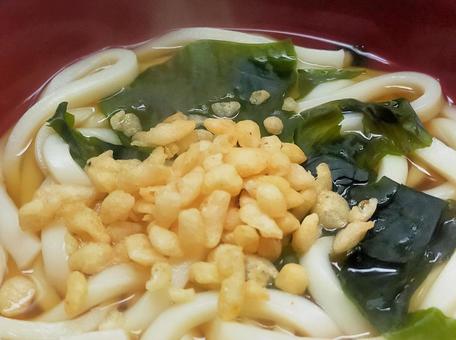 あげ玉　ワカメ　うどん 揚げ玉,うどん,あげ玉の写真素材
