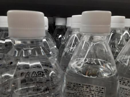 ペットボトルの水 ペットボトル,水,飲み物の写真素材