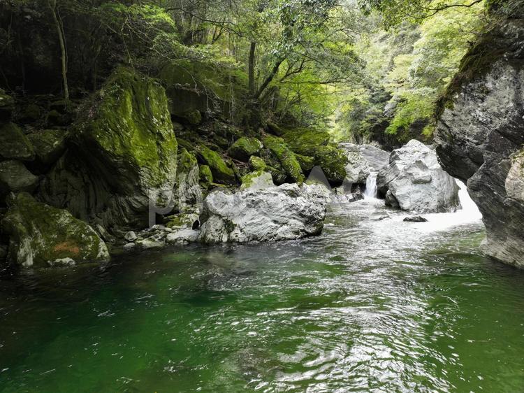 愛媛県西条市　三碧峡の風景 三碧峡,渓谷,山の写真素材