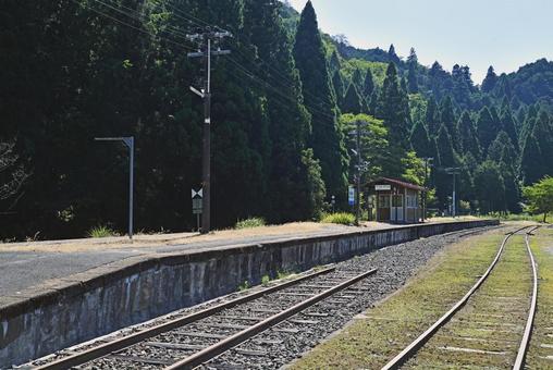 Rural Station: Mimasaka Kawai Station on the Inbi Line, JPG