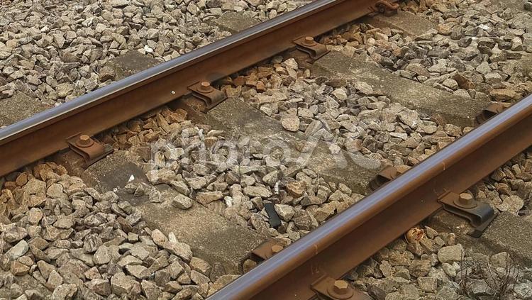直線の線路・バラスト・枕木　鉄道素材 線路,レール,電車の写真素材