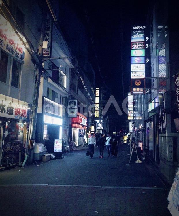 夜の大阪駅周辺イメージ素材 大阪駅,梅田,夜の写真素材