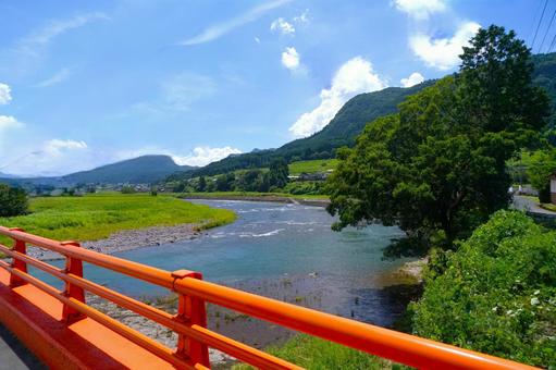 赤い欄干と川景 赤い欄干と川景 橋,欄干,赤の写真素材