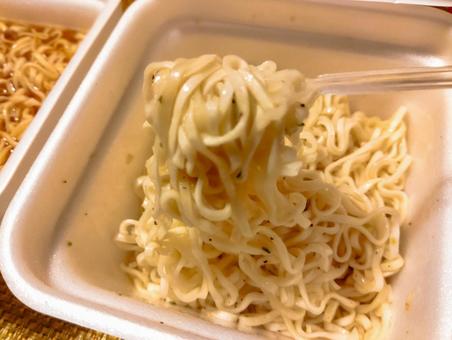 駄菓子な塩焼きそば 駄菓子な塩焼きそば カップ麺,駄菓子,焼きそばの写真素材
