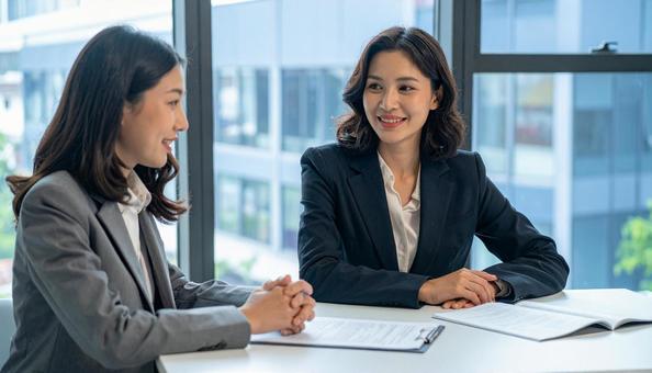 働く女性 働く女性の写真