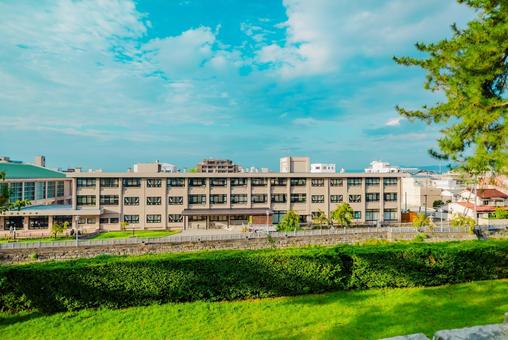 【福井】福井城跡にある福井県庁 【福井】福井城跡にある福井県庁 福井県庁,福井城跡,福井の写真素材