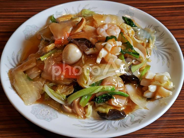 中華「五目あんかけ焼きそば」 五目焼きそば,あんかけ焼きそば,かた焼きそばの写真素材