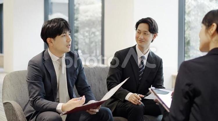 会議をするアジア人ビジネスマン 会議,ミーティング,経営者の写真素材