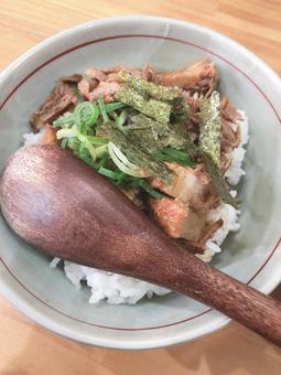 チャーシュー丼 チャーシュー丼の写真