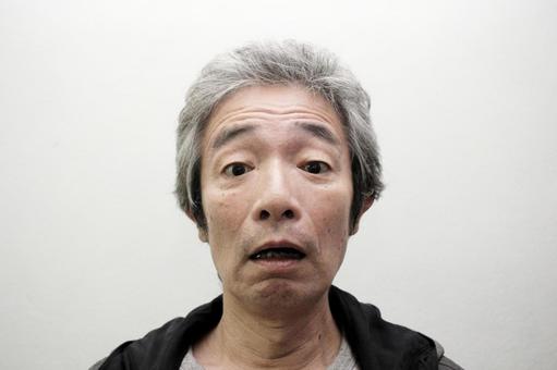 悩むシニア男性 シニア男性,シニア,老人の写真素材