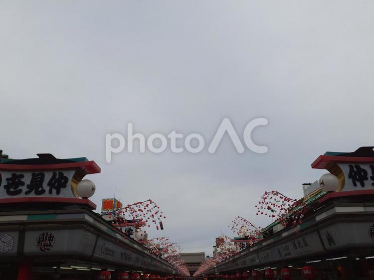 浅草　仲見世通り　空 風景,空,屋外の写真素材