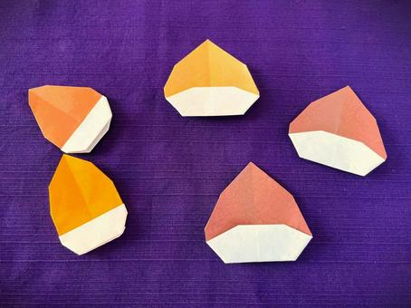 折り紙作品(折り紙作品(栗・背景紫)17 折り紙作品(折り紙作品(栗・背景紫)17の写真